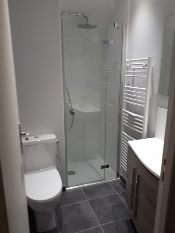 salle de bain moderne petit espace